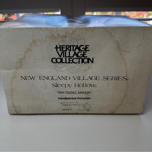 Department 56 Sleepy Hollow Illuminated Van Tassel Manor - Picture 8 of 9